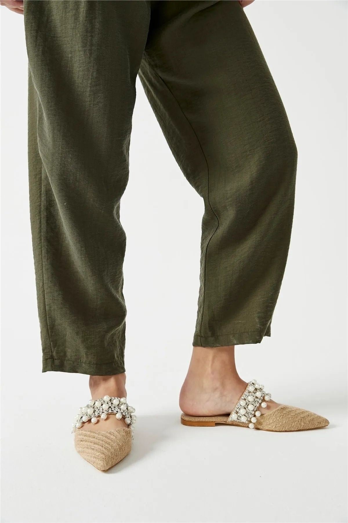 Hasır Taşlı Terlik