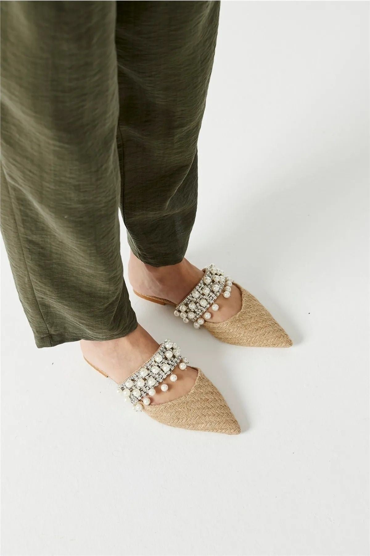 Hasır Taşlı Terlik