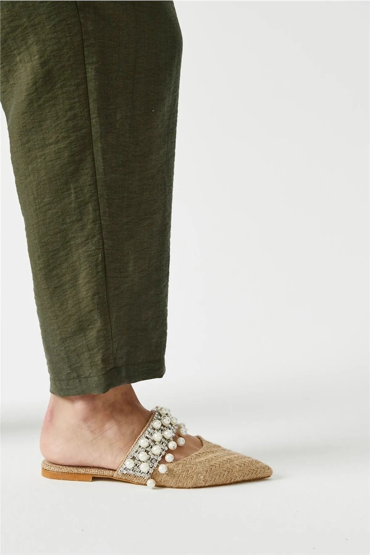 Hasır Taşlı Terlik