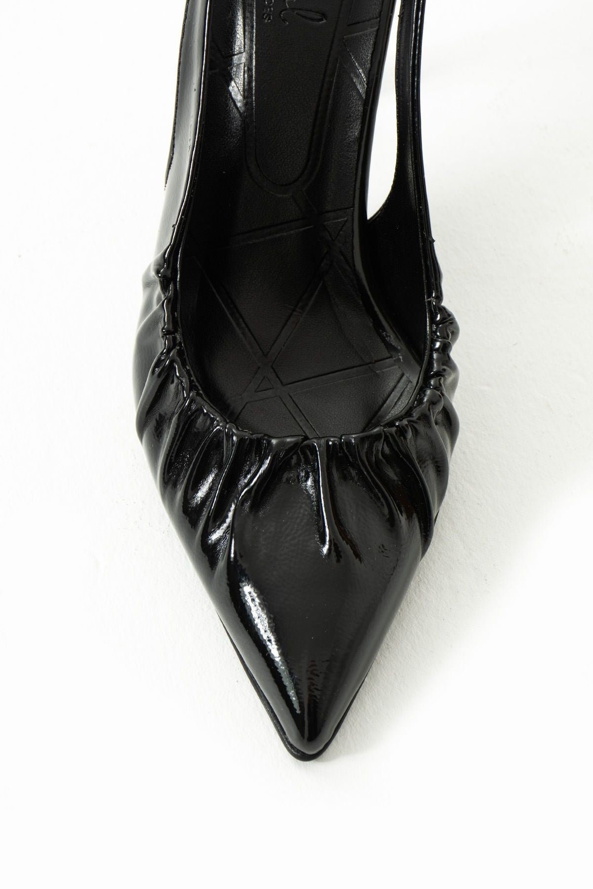 Büzgülü Topuklu Ayakkabı