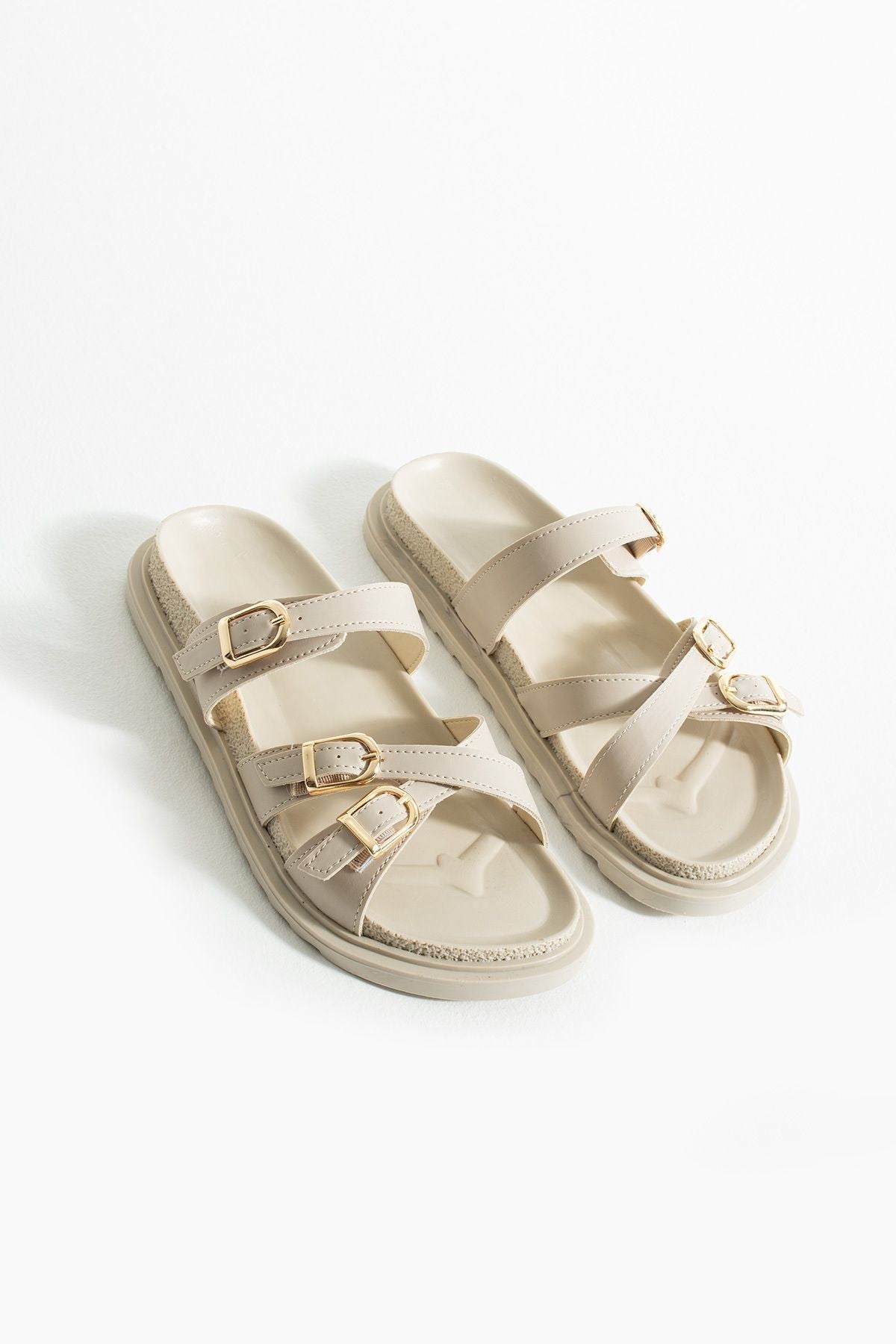 Fiona Kadın Düz Taban Toka Detaylı Konforlu Şık Tasarım Terlik - Sandalet