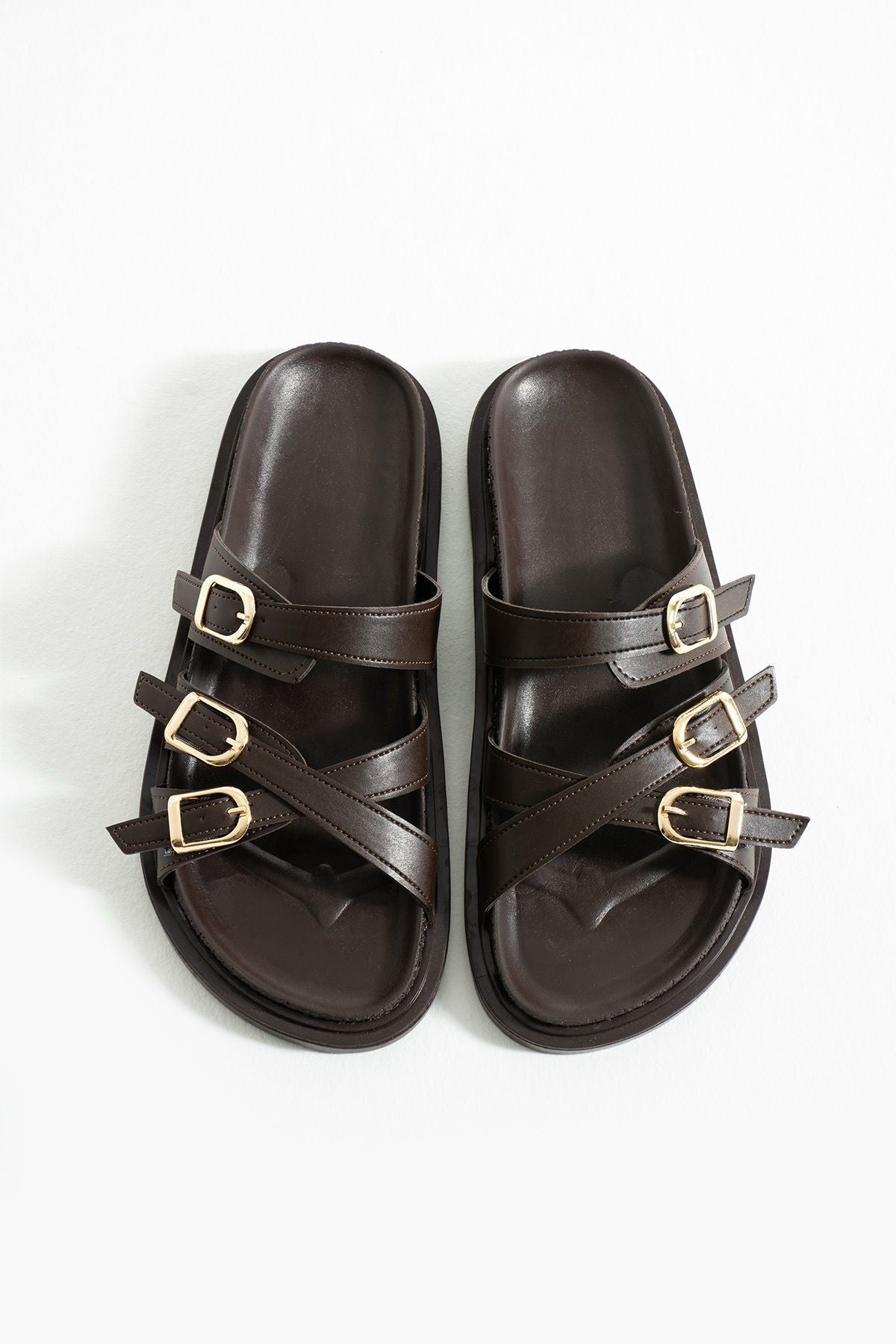 Fiona Kadın Düz Taban Toka Detaylı Konforlu Şık Tasarım Terlik - Sandalet