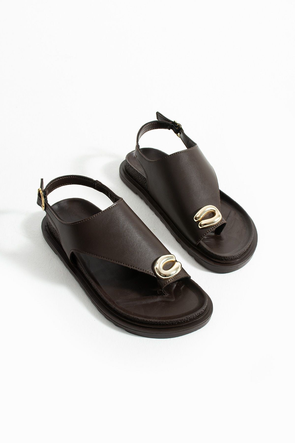 Clara Kadın Altın Tokalı Kahverengi Düz Sandalet