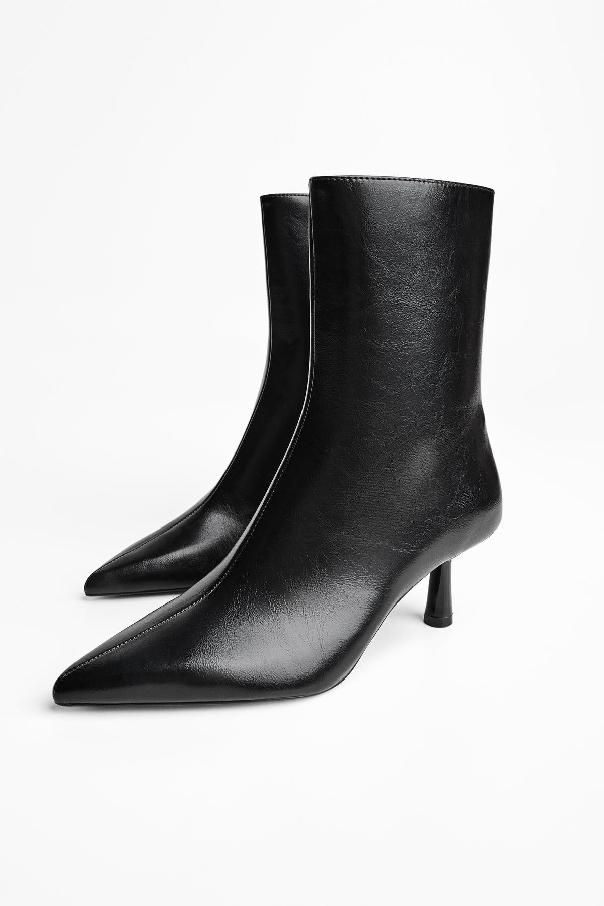 Kısa sivri topuklu bot