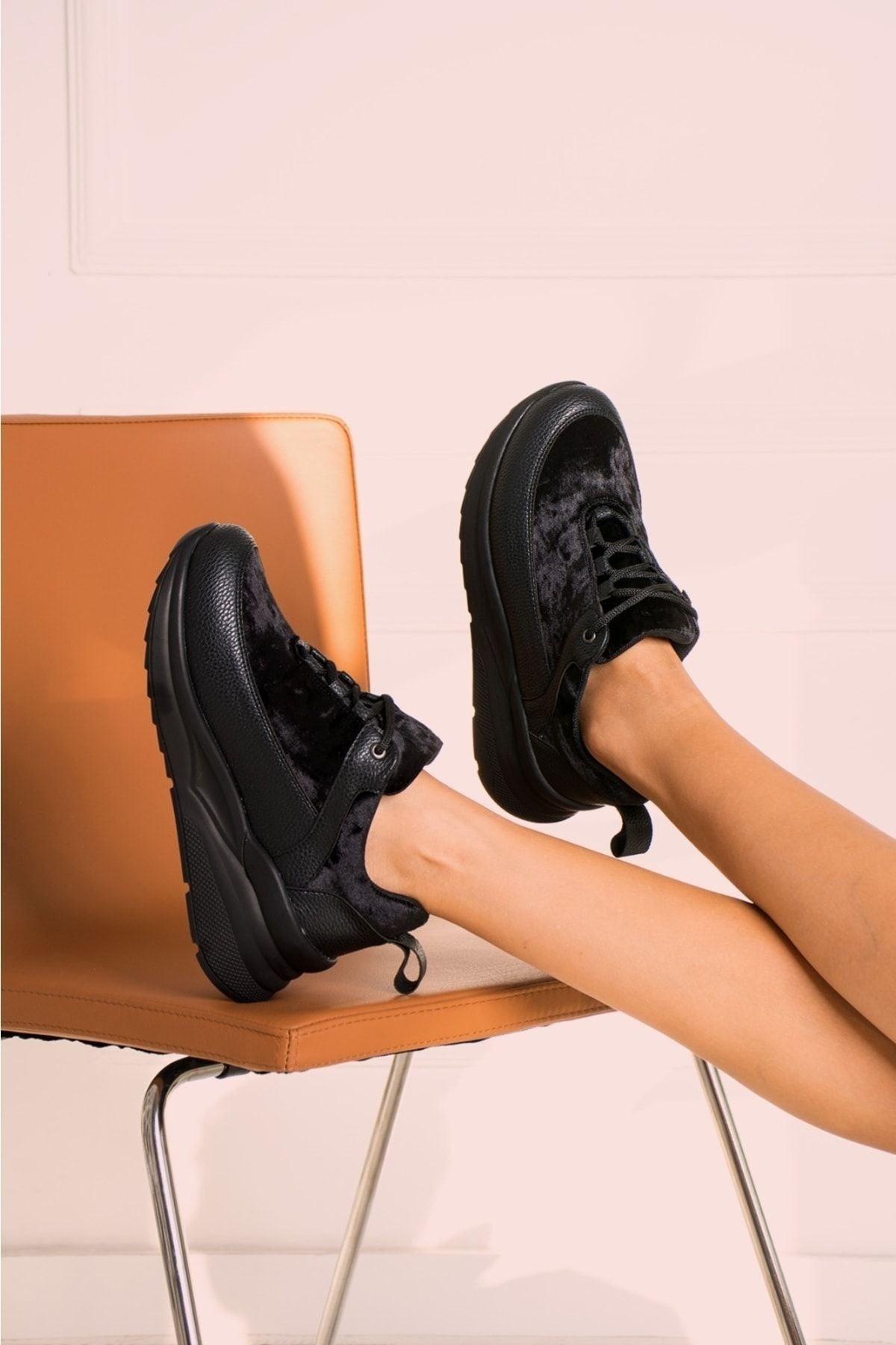 Yeni Bej - Kadife Dolgu Taban Sneaker Model 440583