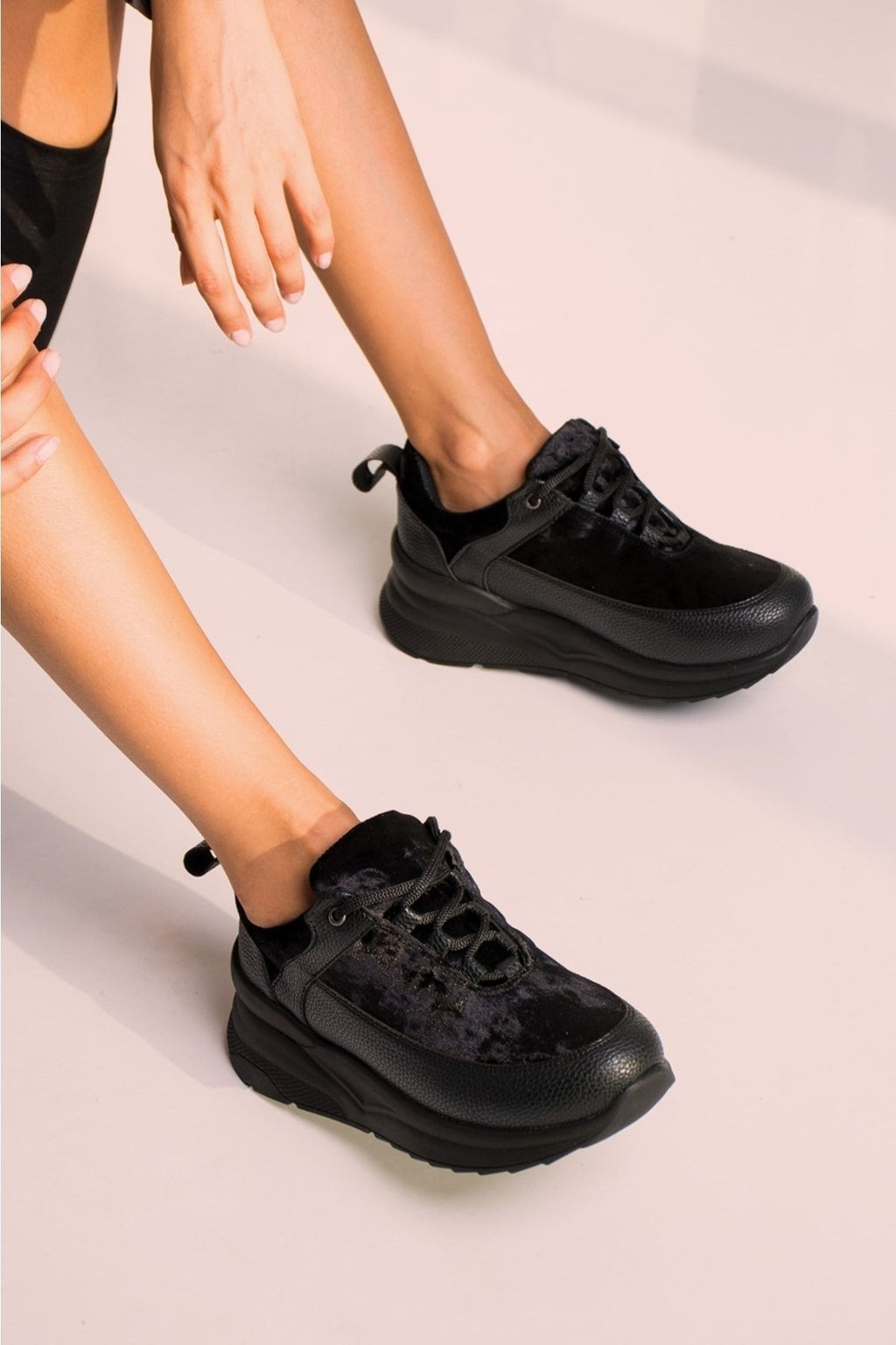 Yeni Bej - Kadife Dolgu Taban Sneaker Model 440583