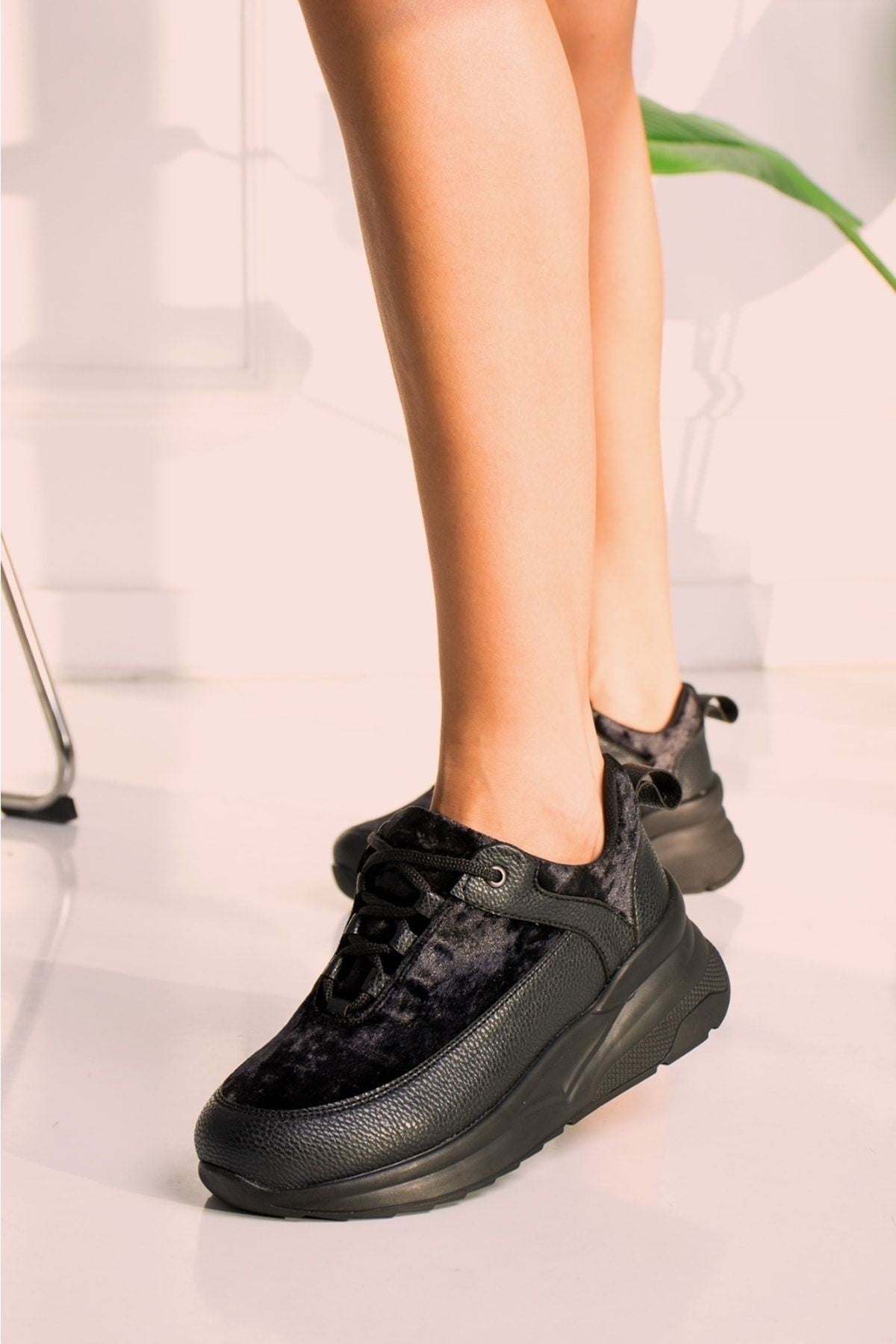 Yeni Bej - Kadife Dolgu Taban Sneaker Model 440583