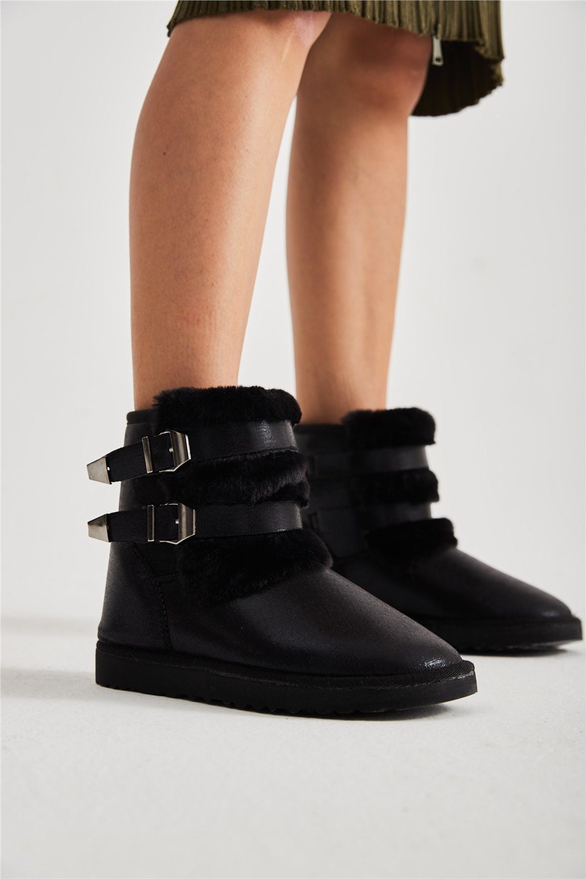 Kadın Çift Tokalı Kürklü Kısa Bot