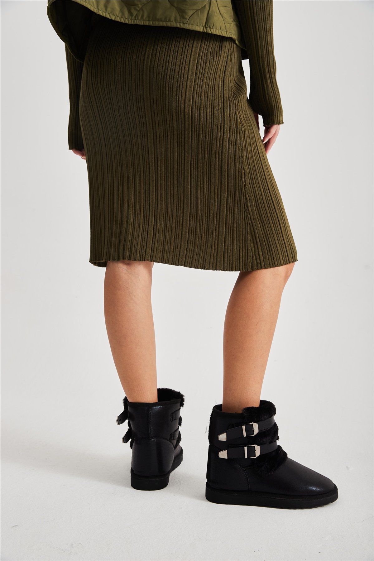 Kadın Çift Tokalı Kürklü Kısa Bot